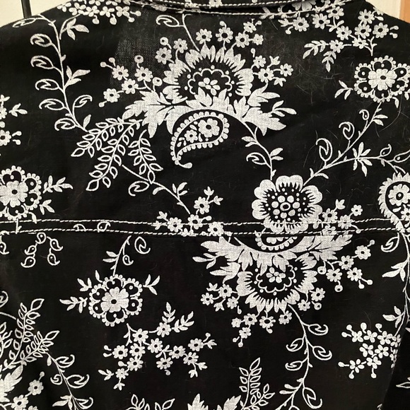 EUC ARIELLE TYLER SHORT JACKET FLOWER BUTTONS 2 FRONT POCKETS - Picture 7 of 8